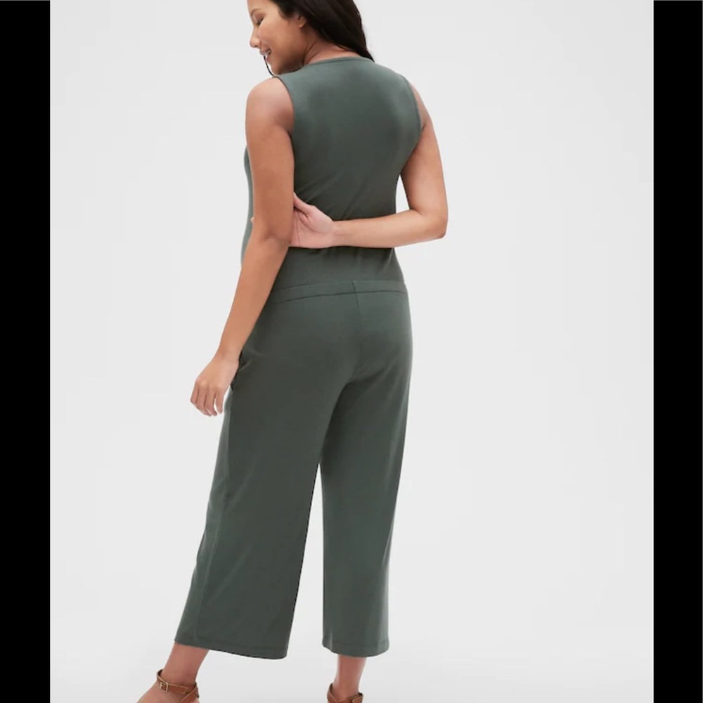 Maternity Sleeveless Jumpsuit in TENCEL™